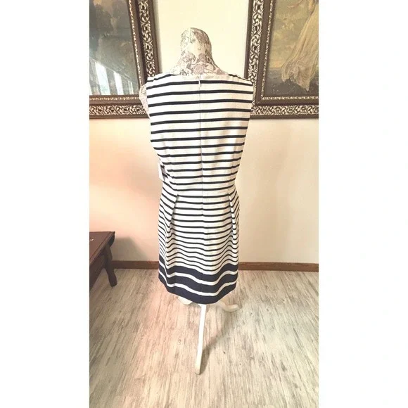 NWT Liz Claiborne Striped Sheath Dress Navy White Sleeveless SZ 10 - Picture 8 of 11